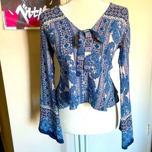 Flowy sleeve Blouse with tie and beautiful pattern business casual top